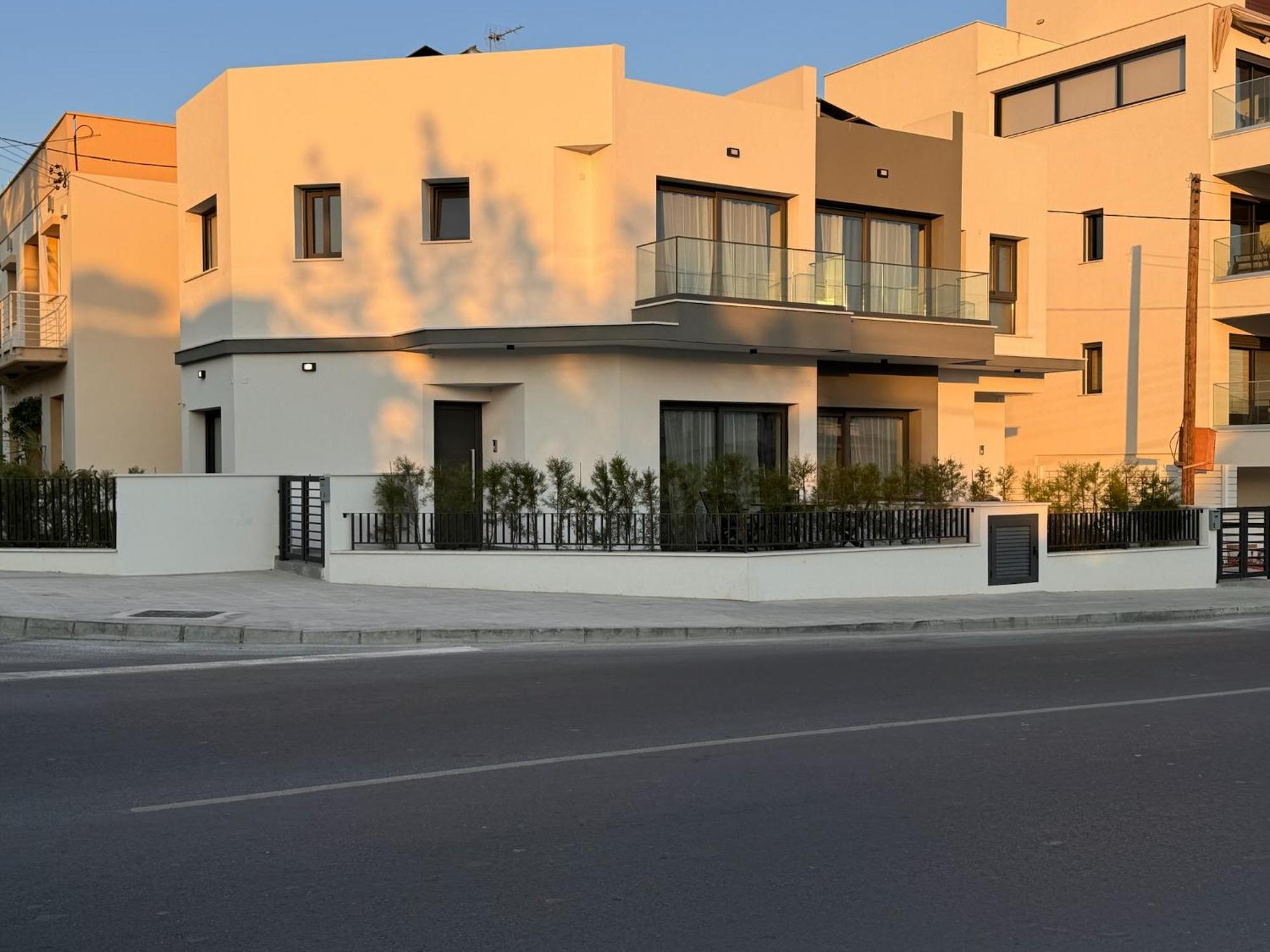 Maroulla'S Urban Beach Living Villa Limassol Exterior photo